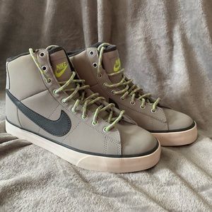 Size 8.5 Nike’s Sneakers